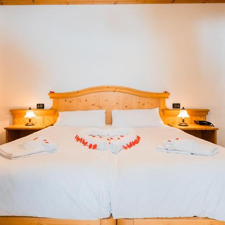 Hotel Dolomiti Di De Martin D Oscar Comelico Superiore Bagian luar foto