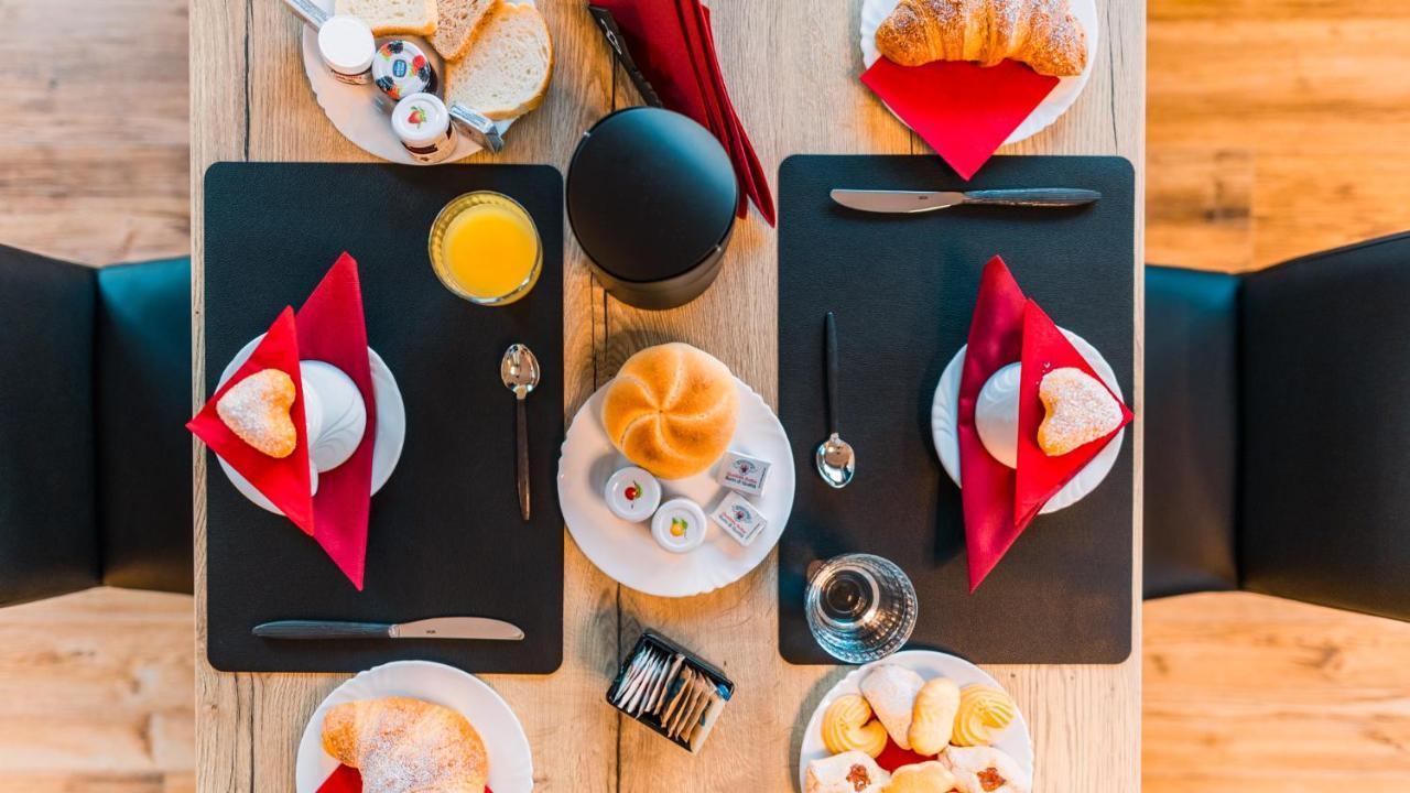 Hotel Dolomiti Di De Martin D Oscar Comelico Superiore Bagian luar foto