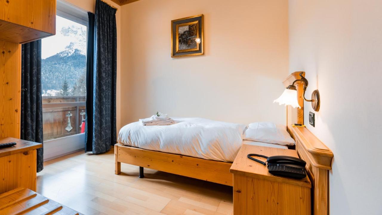 Hotel Dolomiti Di De Martin D Oscar Comelico Superiore Bagian luar foto