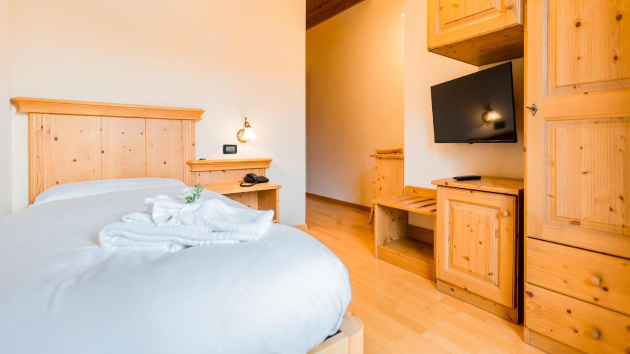 Hotel Dolomiti Di De Martin D Oscar Comelico Superiore Bagian luar foto