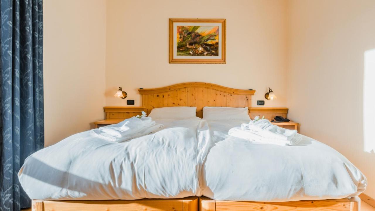 Hotel Dolomiti Di De Martin D Oscar Comelico Superiore Bagian luar foto