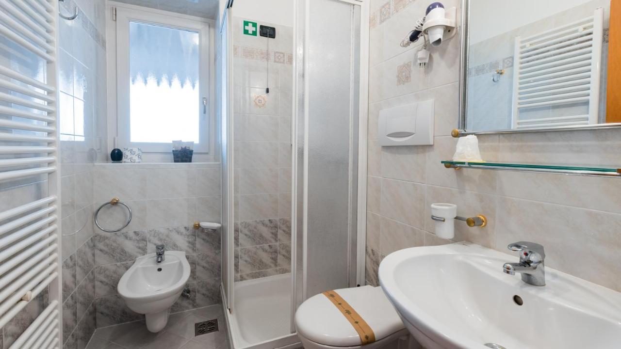 Hotel Dolomiti Di De Martin D Oscar Comelico Superiore Bagian luar foto